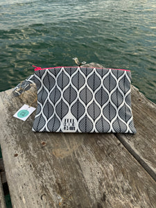 Feel Good Again Leafs Wrist Bag
