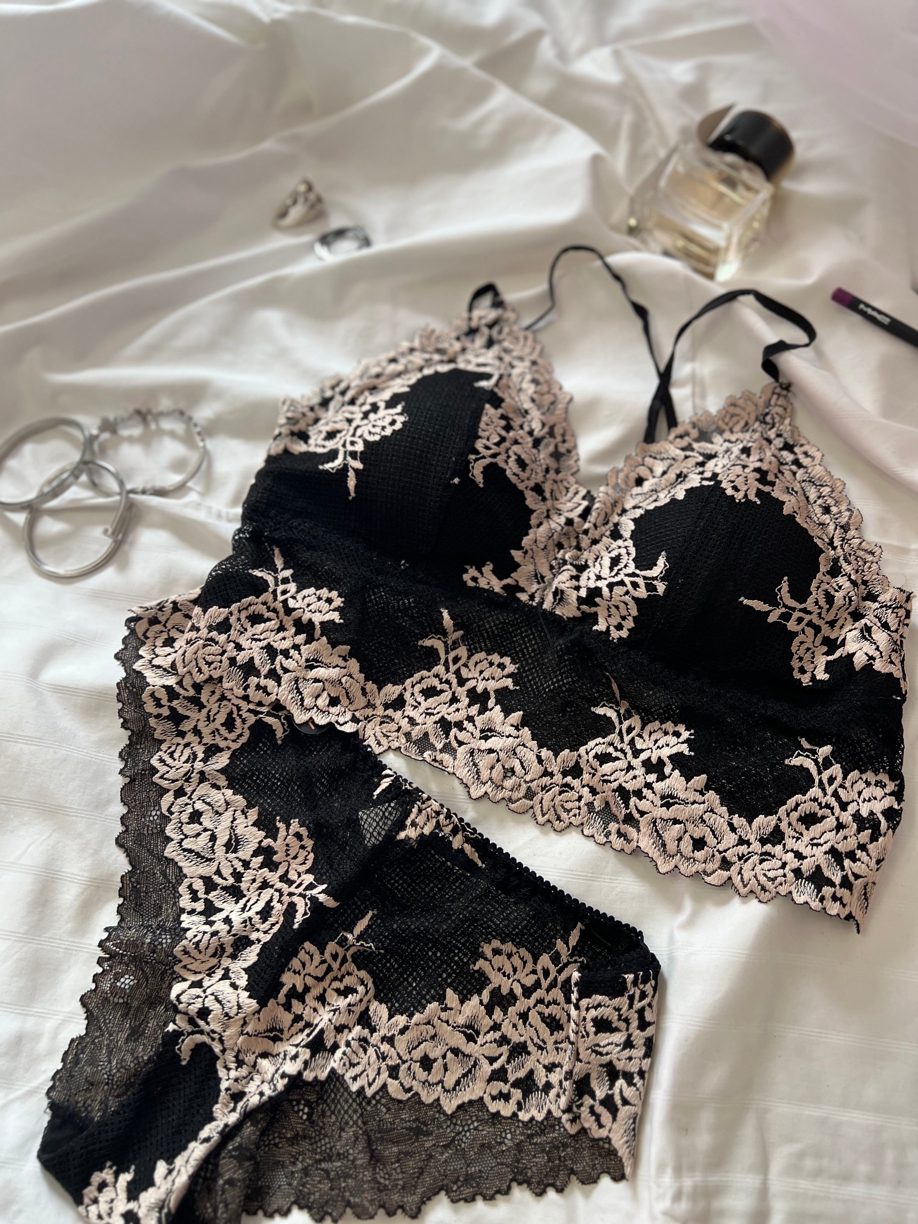 It’s a Date Lingerie Set
