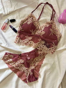 It’s a Date Lingerie Set